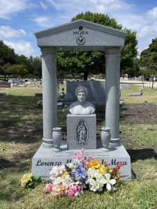 Tombstone Xingyan yang disesuaikan, Monumen Batu Memorial Keluarga Barat